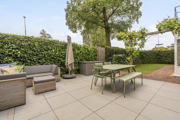 photo 15 Graaf Aelbrechtlaan 76